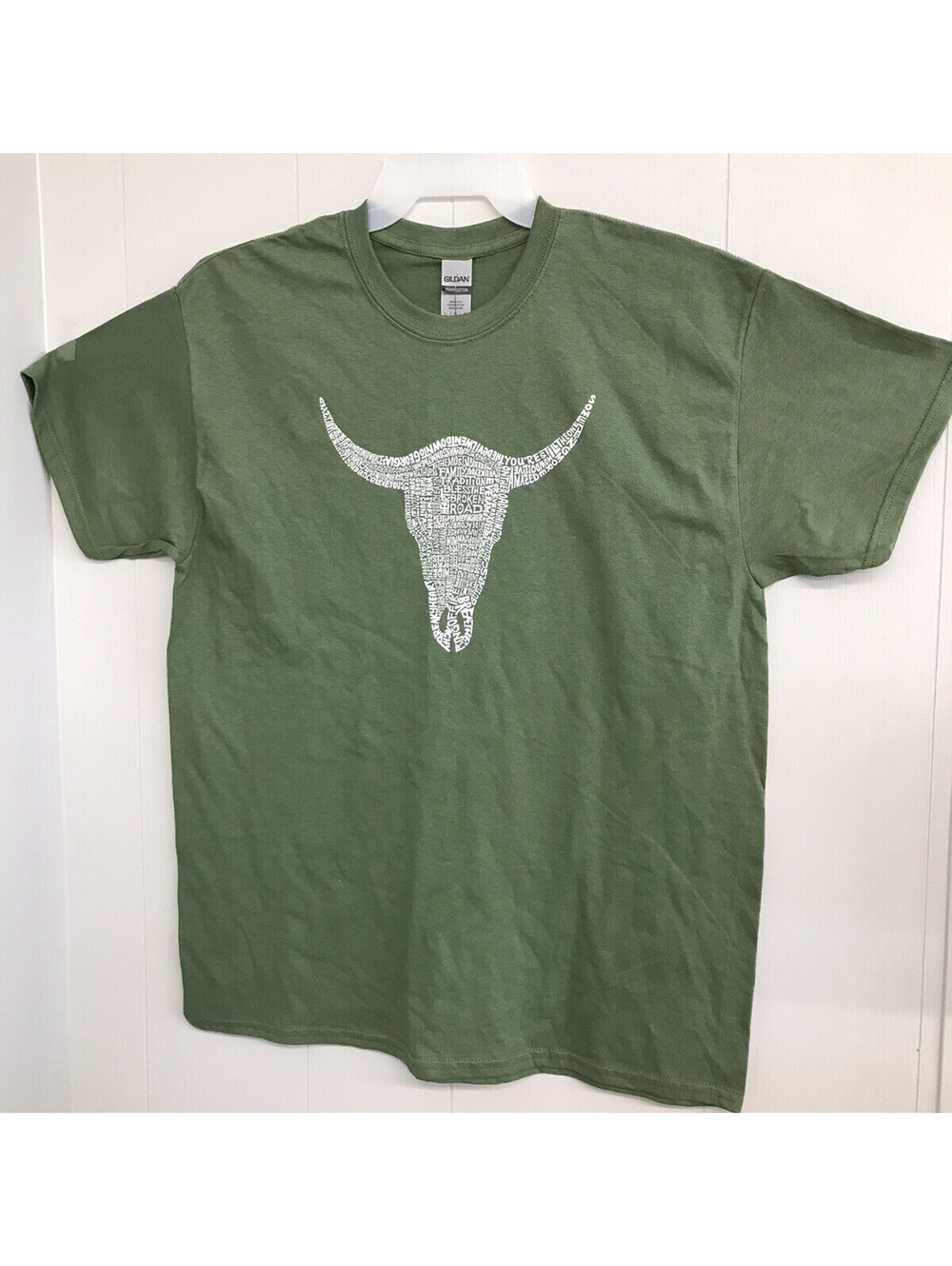 LA POP ART T-shirt. Olive With Steer Head Country Songs On Front . Mens L. NWT.
